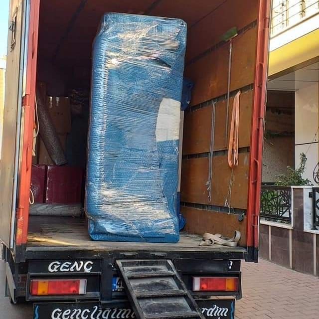 Eşya depolama alanı düzenli istif
